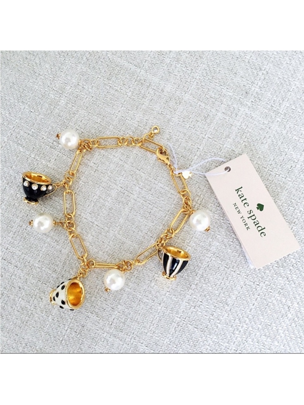Kate Spade X Disney Alice In Wonderland Tea Time Teacup Pearls Charm Bracelet - Picture 8 of 9